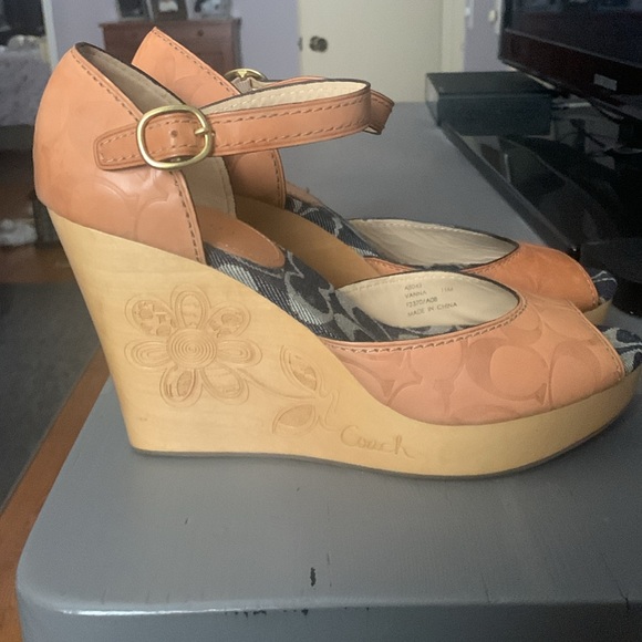 Coach Shoes! - Picture 2 of 8